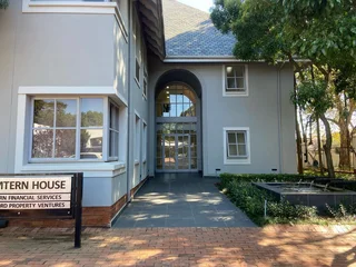 111 sqm Office To Let in Bryanston