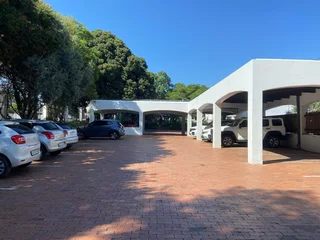 111 sqm Office To Let in Bryanston