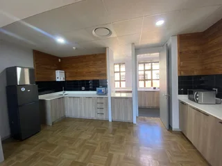 164 sqm Office To Let in Bryanston