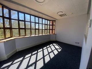 164 sqm Office To Let in Bryanston