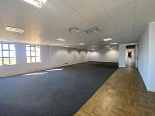 164 sqm Office To Let in Bryanston