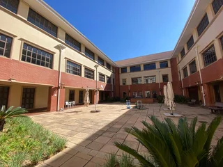 164 sqm Office To Let in Bryanston