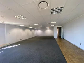164 sqm Office To Let in Bryanston