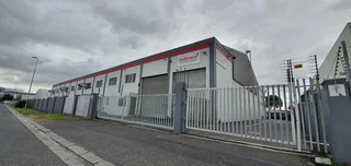 Prime Location Warehouse To Let with Excellent Exposure – Airport Approach Road