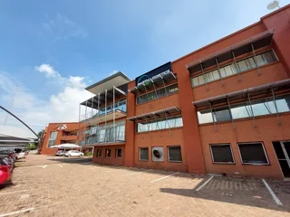430 sqm Office to Let in Bedfordview