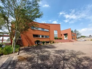 131 sqm Office to Let in Bedfordview