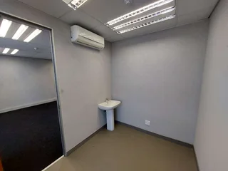 163 sqm Office to Let in Bedfordview