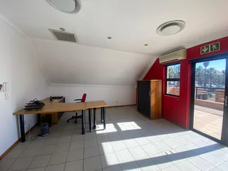 50 sqm Office To Let in Fourways