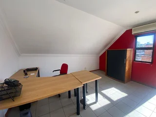 50 sqm Office To Let in Fourways
