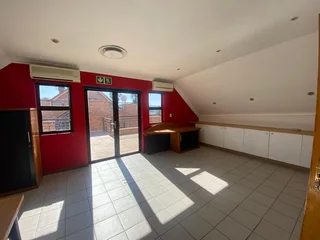 50 sqm Office To Let in Fourways