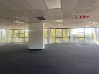 642 sqm Office To Let in Fourways
