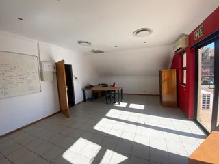 50 sqm Office To Let in Fourways