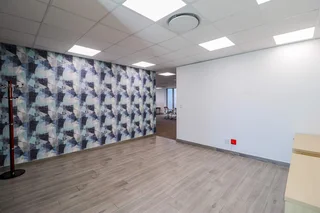 238 sqm Office to Let in Illovo