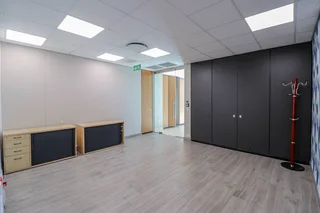 238 sqm Office to Let in Illovo