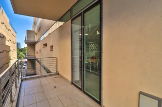 238 sqm Office to Let in Illovo