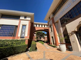 779 sqm Office To Let in Bryanston