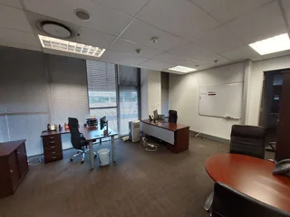 665 sqm office to Let in Bedfordview