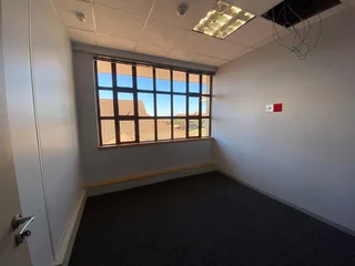 779 sqm Office To Let in Bryanston