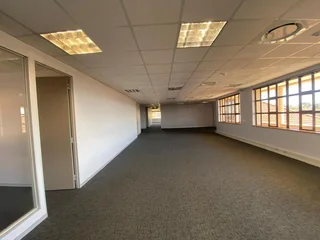 779 sqm Office To Let in Bryanston