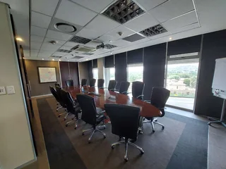 665 sqm office to Let in Bedfordview