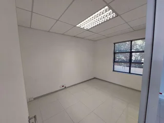 120 sqm Office to Let in Bedfordview