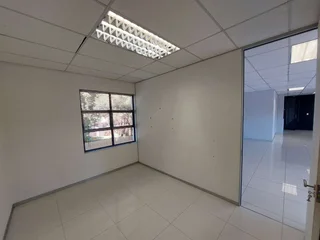 120 sqm Office to Let in Bedfordview