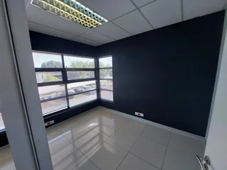 120 sqm Office to Let in Bedfordview