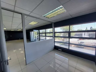 120 sqm Office to Let in Bedfordview