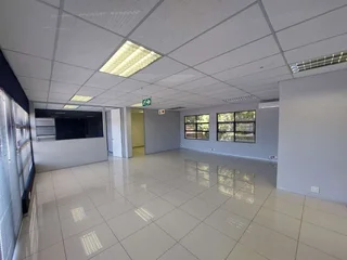 120 sqm Office to Let in Bedfordview