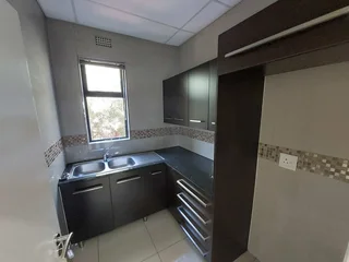 120 sqm Office to Let in Bedfordview