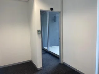 505 sqm Office To Let in Bryanston