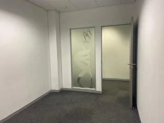 505 sqm Office To Let in Bryanston