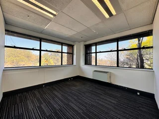 332 sqm Office to Let in Sandton