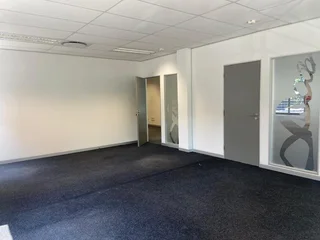 505 sqm Office To Let in Bryanston