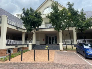 129 sqm Office To Let in Bryanston