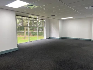 129 sqm Office To Let in Bryanston