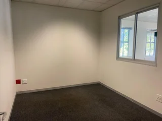 469 sqm Office To Let in Bryanston