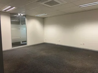 469 sqm Office To Let in Bryanston