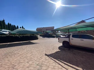 140 sqm Office To Let in Fourways