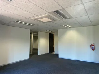 469 sqm Office To Let in Bryanston