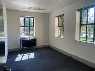 469 sqm Office To Let in Bryanston