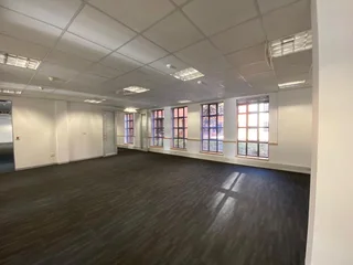 438 sqm Office To Let in Bryanston