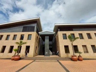 2000 sqm Office to Let in Bedfordview