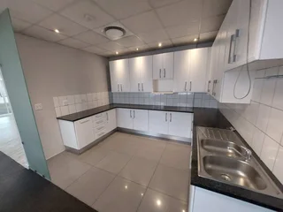 1173 sqm office to Let in Bedfordview