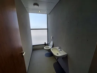 163 sqm Office to Let in Bedfordview