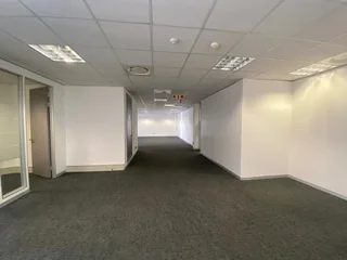 438 sqm Office To Let in Bryanston