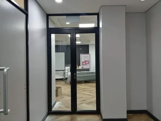 301m² Office to rent, Rivonia