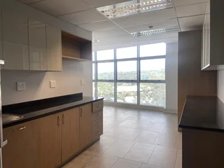527 sqm Office To Let in Bryanston