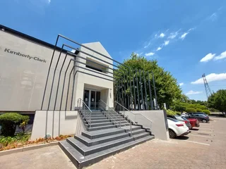 933 sqm Office to Let in Bedfordview