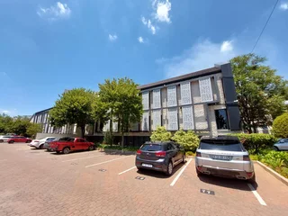 933 sqm Office to Let in Bedfordview